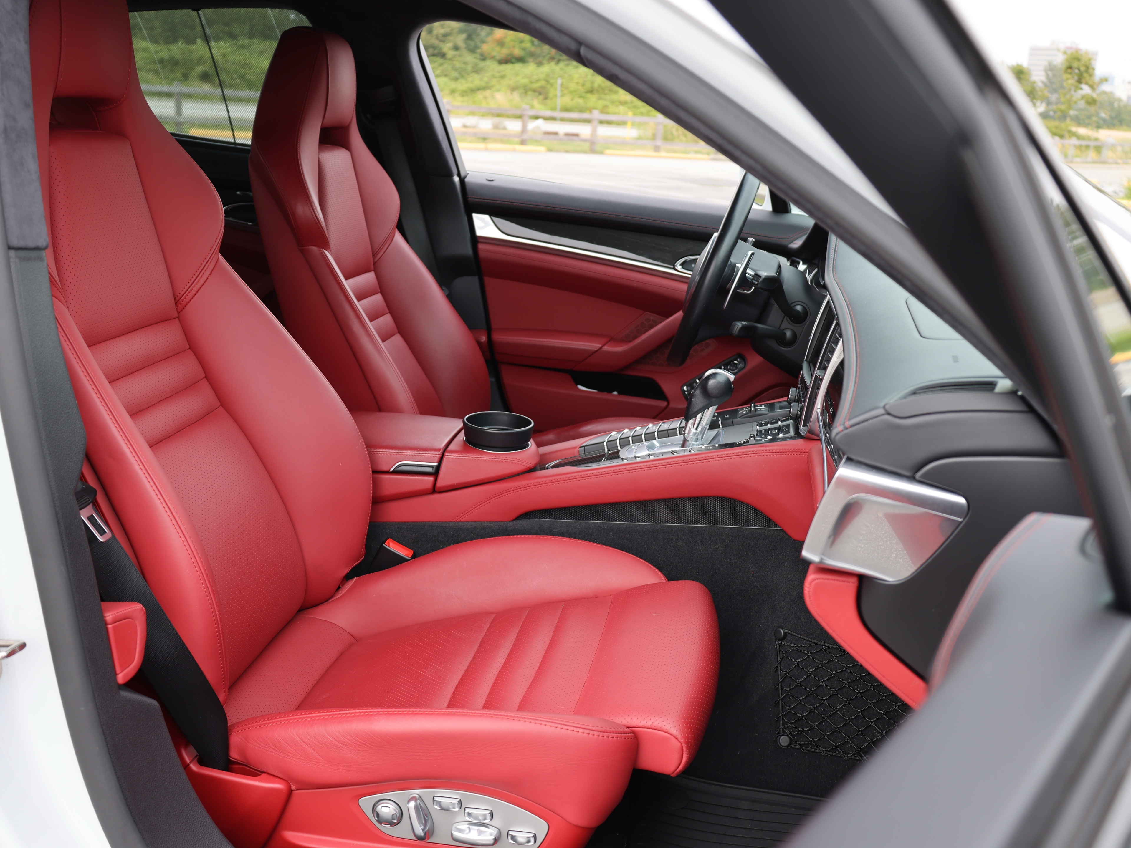 2016 Porsche panamera gts - Image 12